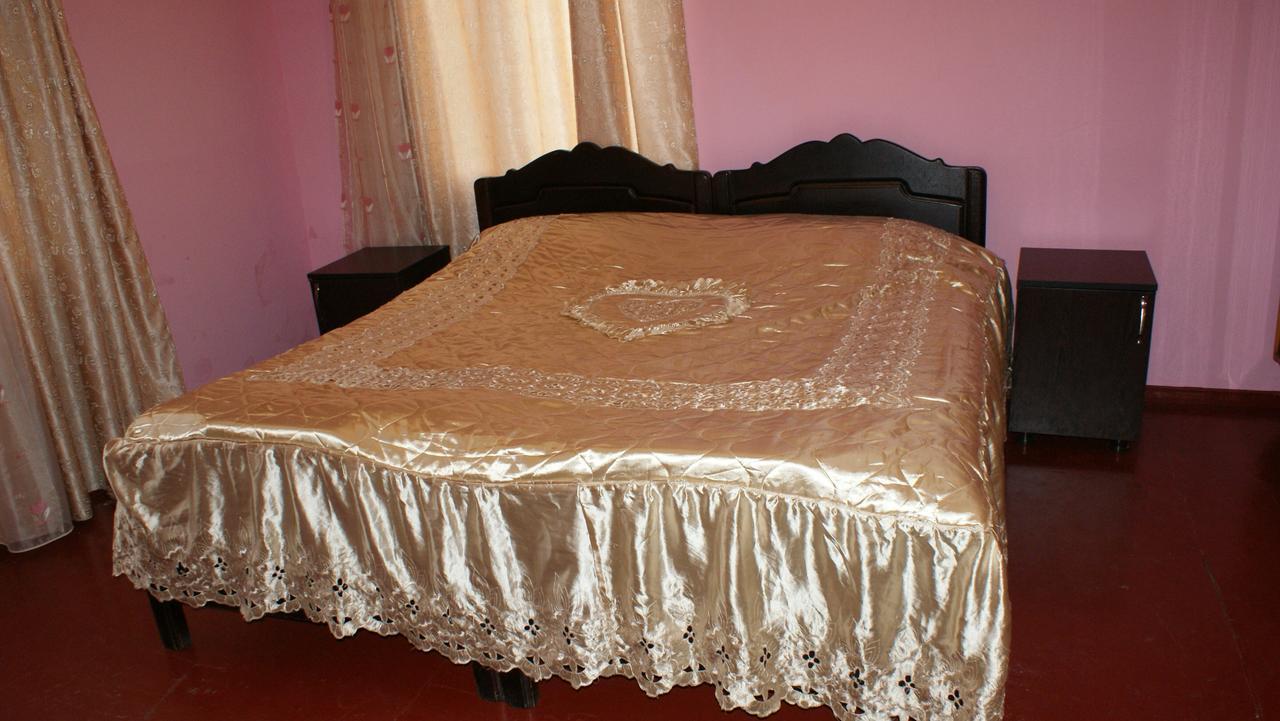 Merabi And Neli Guest House Makhinjauri Exterior foto