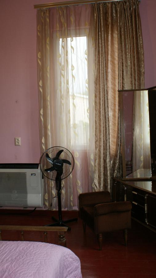 Merabi And Neli Guest House Makhinjauri Exterior foto